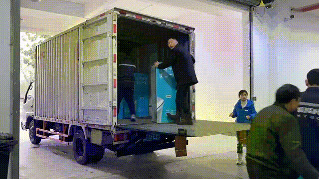 GIF裝車.gif